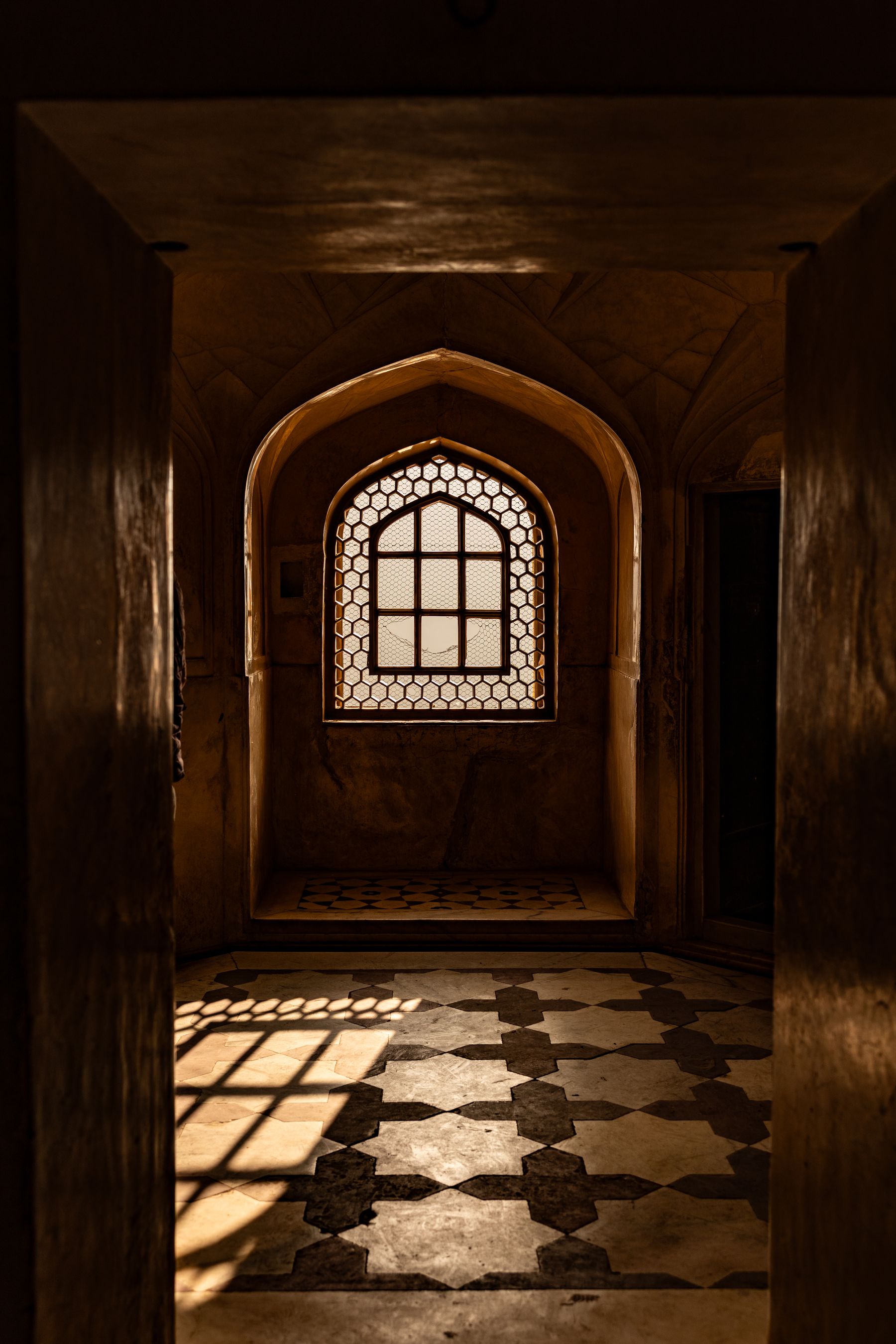 Dark Chamber With Lattice Window